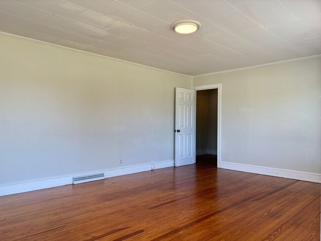 Foto del edificio - 2 Bedroom, 1 Bathroom House in High Point!