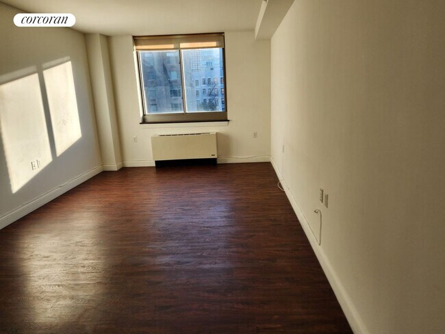 Foto del edificio - 327 E 101st St
