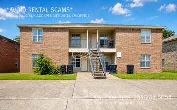 Building Photo - 3405 Hereford Ln