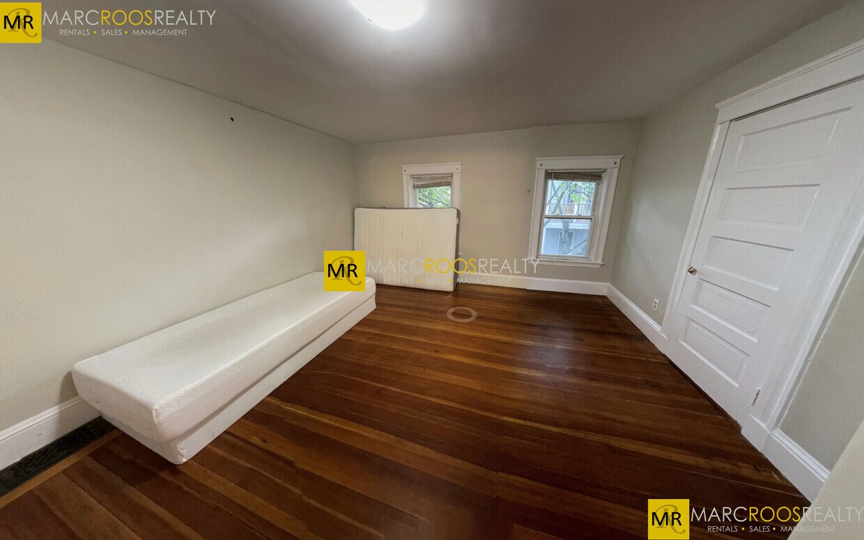 Primary Photo - 86 Bromfield Rd