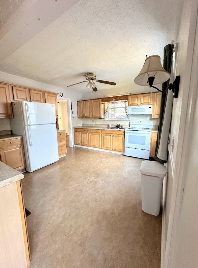 Building Photo - 4525 Brooklawn Cir