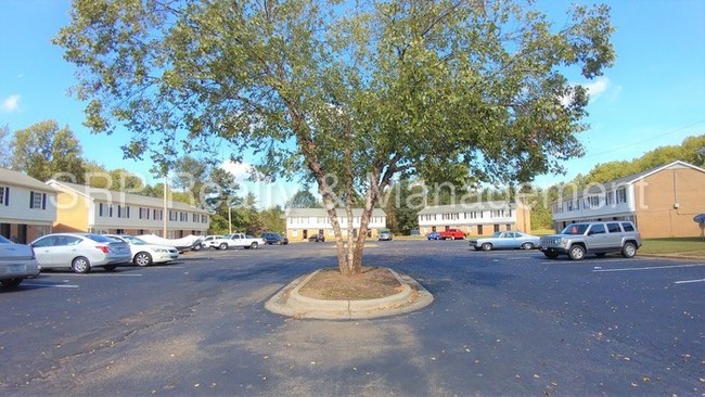 Foto del edificio - 1 Chesterfield Ct