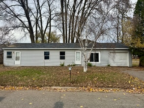Building Photo - 1225 13th St SE