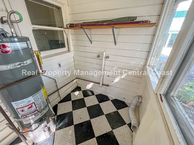 Building Photo - AVAILABLE FEBRUARY - SLO Apartment Just Bl...