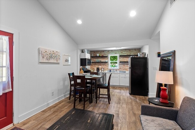 Photo - 413 Lockland Dr House