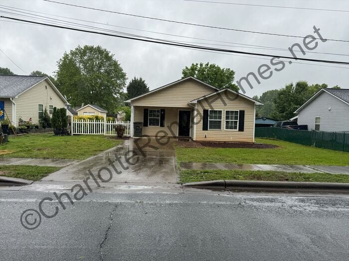 Primary Photo - Spacious 4 bedroom home in Concord that's ...