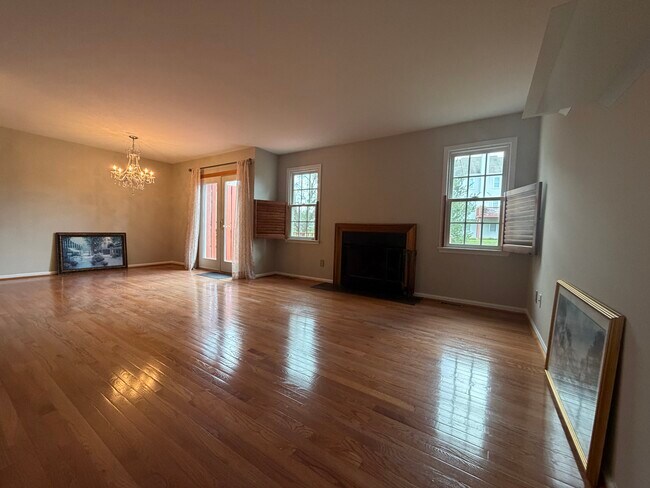 Foto del edificio - 727 Jacques Cir