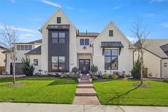 Building Photo - 2217 Zaid Wy