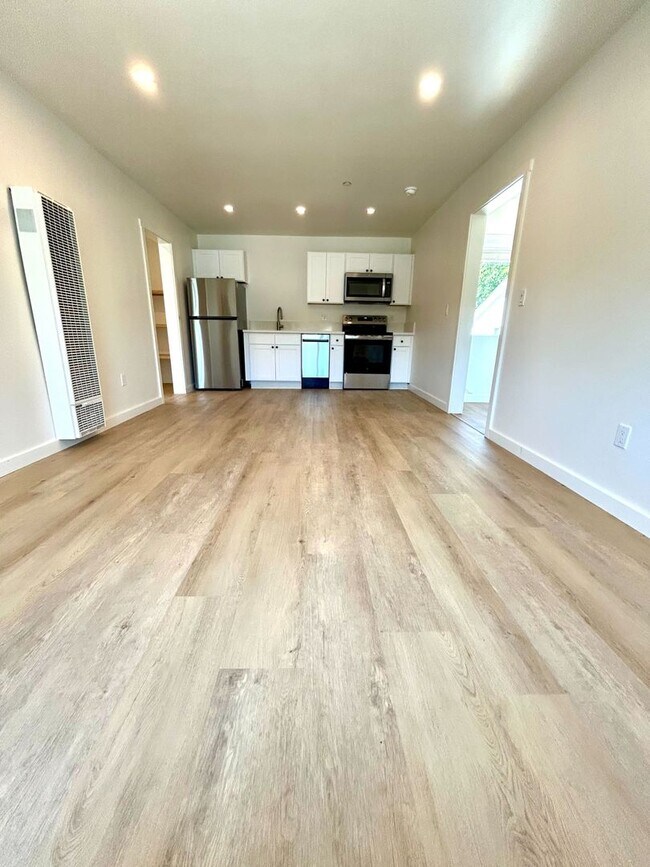 Foto del edificio - Now Leasing for the 2026-2027 School Year:...