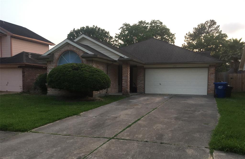 Foto principal - 6019 Shady Manor Dr