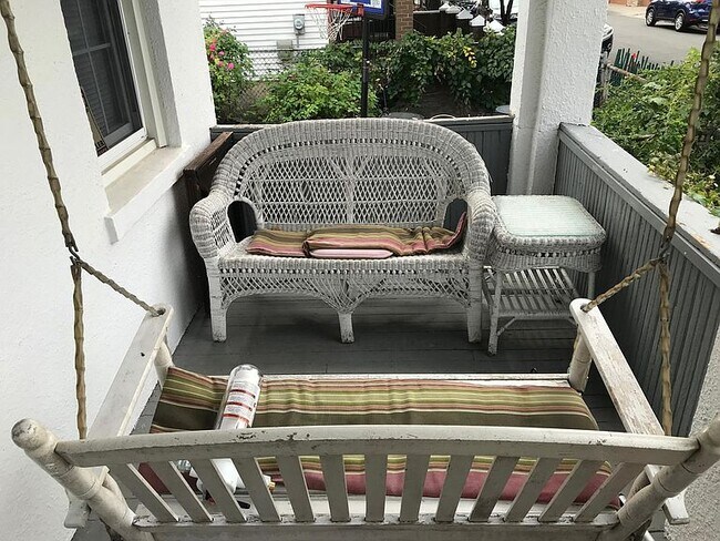 Front Porch - 11 Gray St