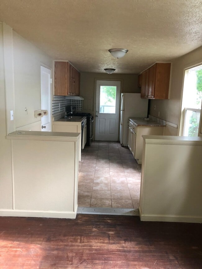 Building Photo - 1133 Bryan St