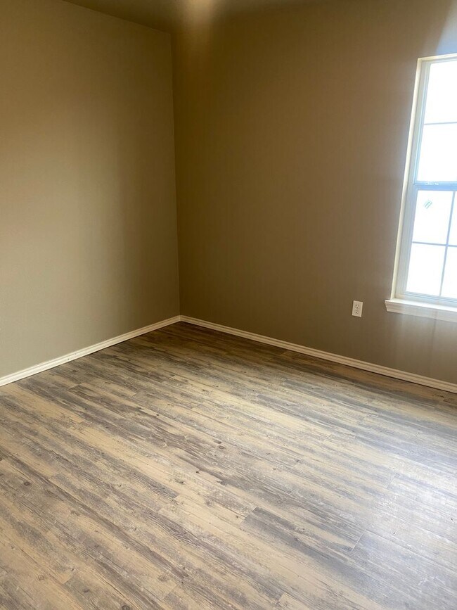 Foto del edificio - Pre-leasing 2024 3 bed 2 bath Move In Ready!