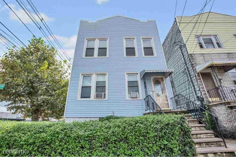 Primary Photo - 1 Claremont Ave