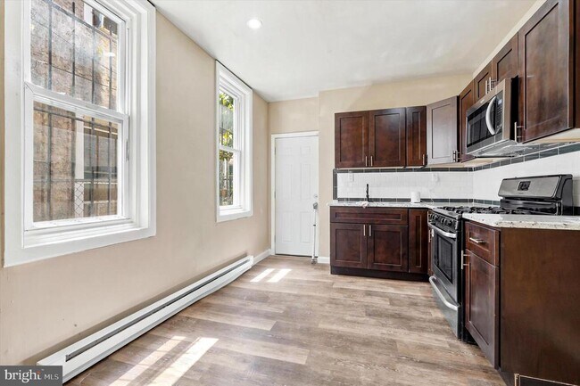 Foto del edificio - 3114 Custer St