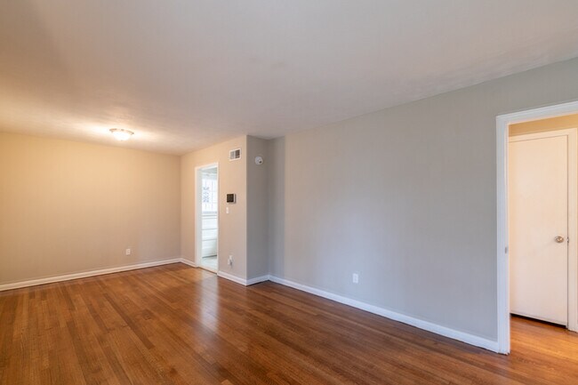 Building Photo - 5121 Ginger Cir
