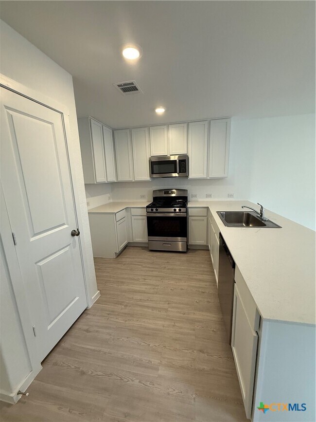 Building Photo - 3230 Mound Rdg