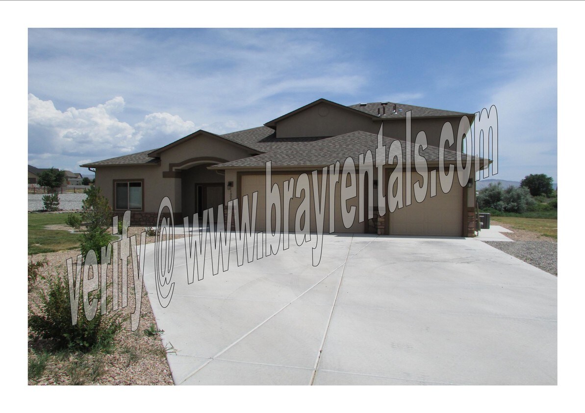 1005 1/2 Pritchard Mesa Ct, Grand Junction, CO 81505 House Rental in