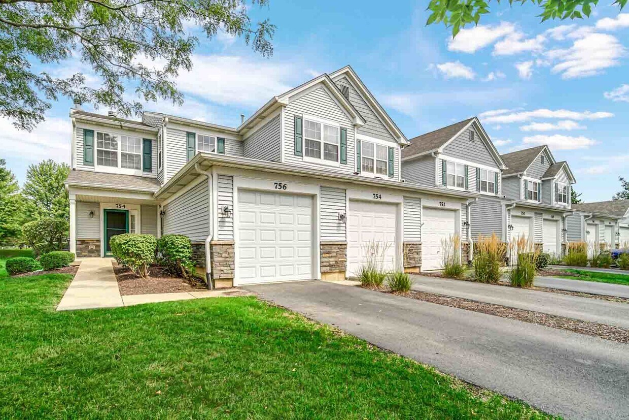 Primary Photo - 756 Genesee Dr