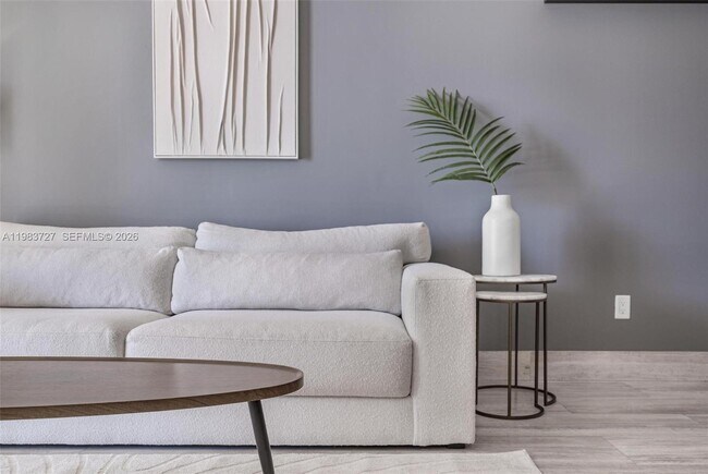 Foto del edificio - 1300 Brickell Bay Dr