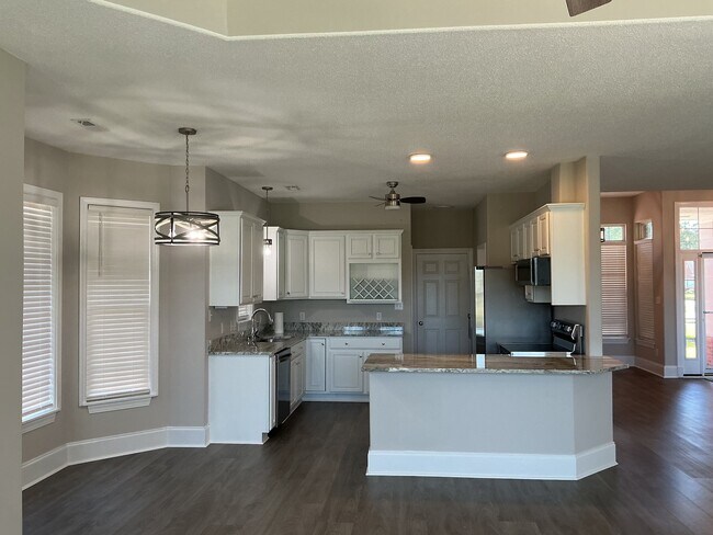 Building Photo - 546 Stonemason Dr