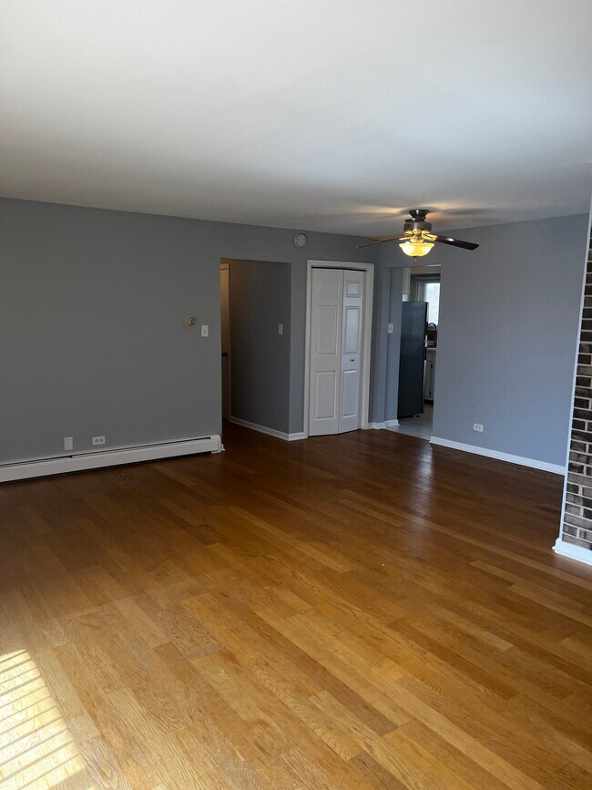 Building Photo - 9032 W 140th St