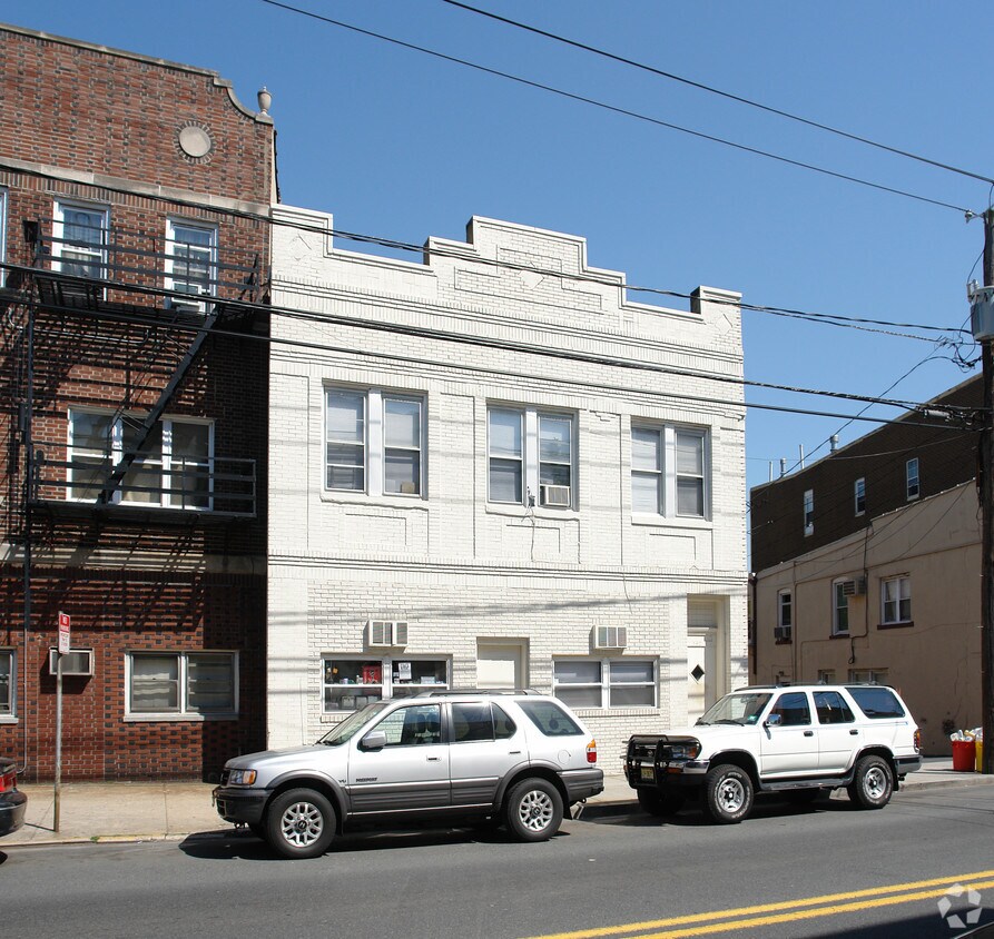 Primary Photo - 342 Palisade Ave