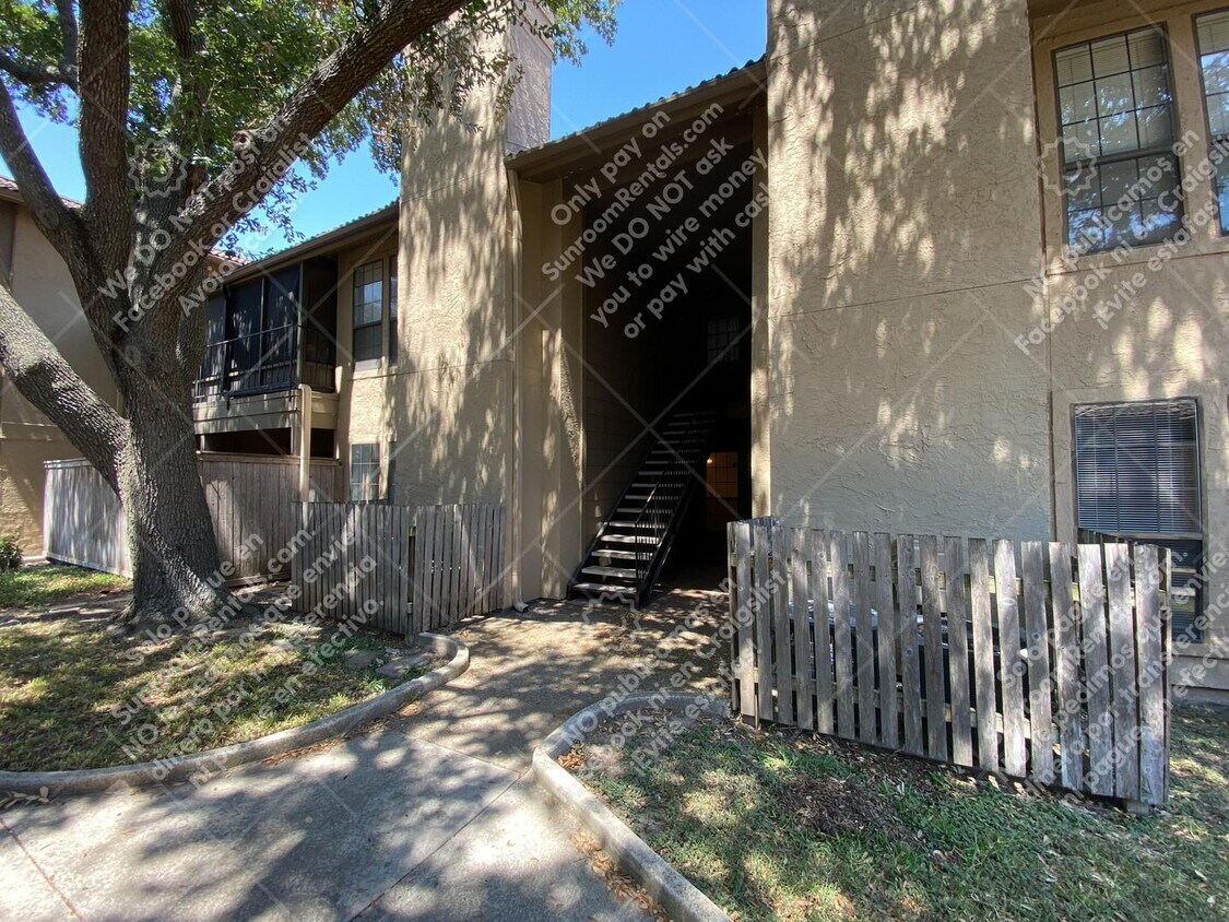 Foto principal - 1202 Thorpe Ln