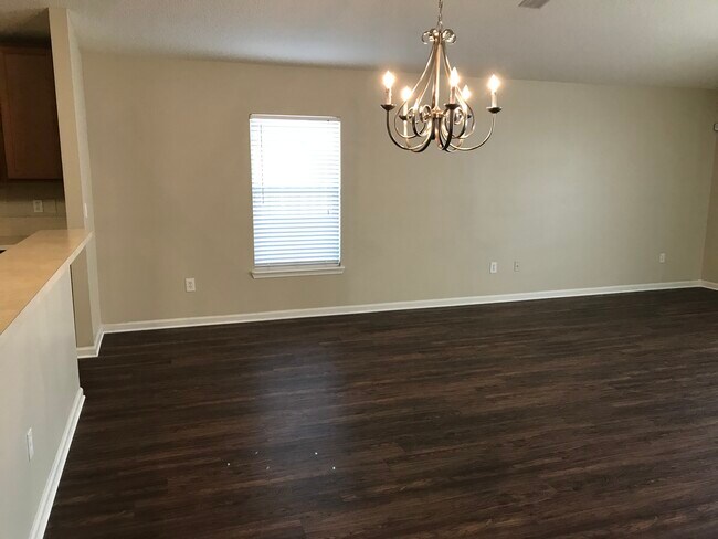 Building Photo - 6407 Silk Leaf Lane