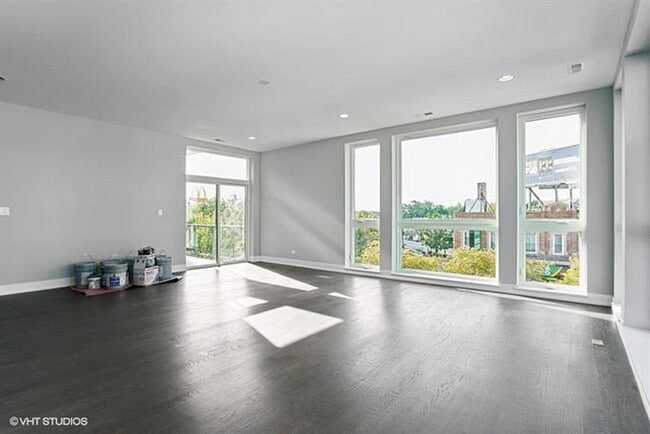 Building Photo - 3620 W Irving Park Rd