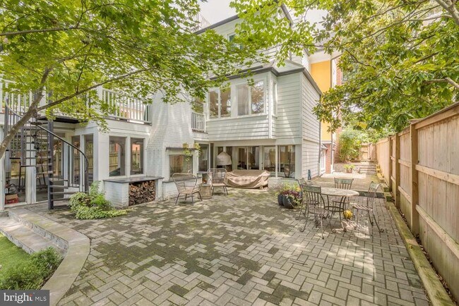 Foto del edificio - 3224 Cleveland Ave NW