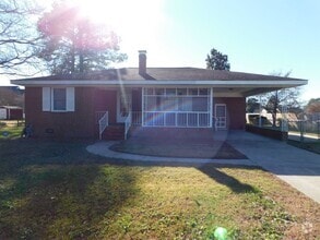 Building Photo - 215 Crescent Dr