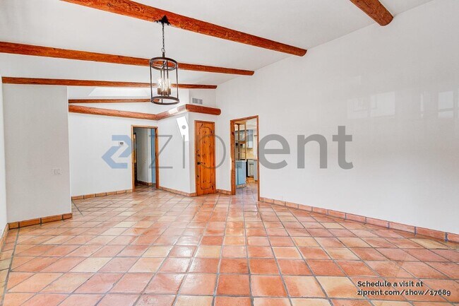 Foto del edificio - 24401 Regina St