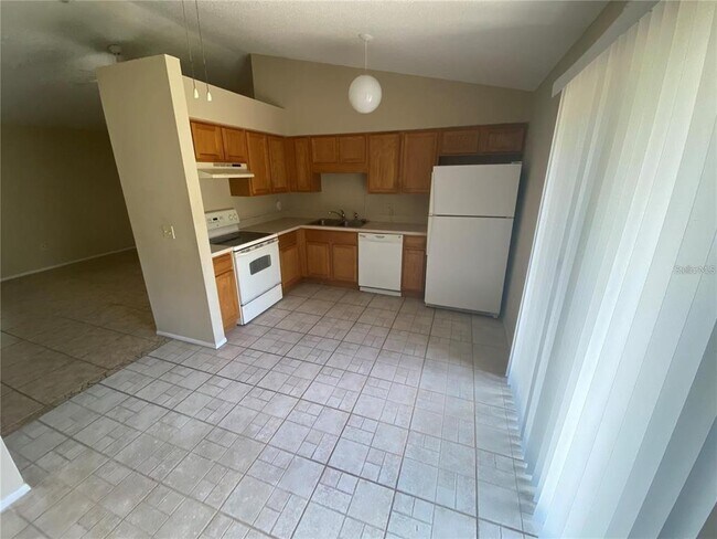 Foto del edificio - 930 Bryan Ct