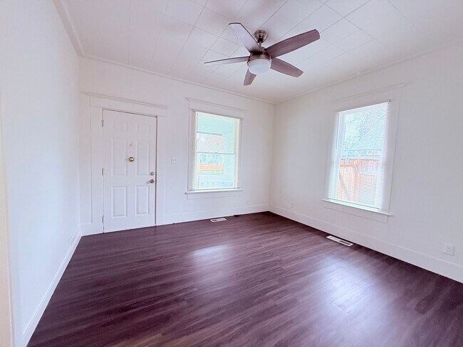 Foto del edificio - Charming 1910 SE Portland 4BR with Modern Updates & Large Fenced Yard!