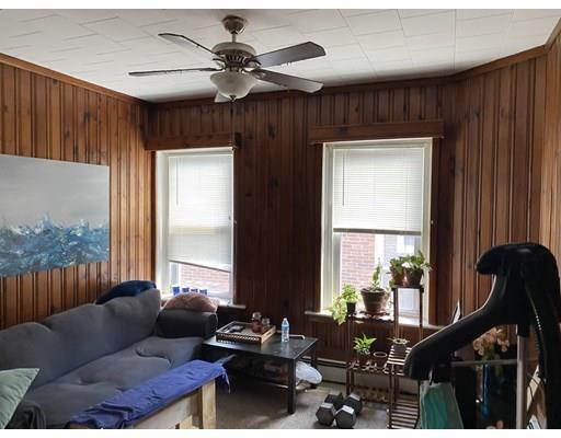 Building Photo - 428 E 5th St