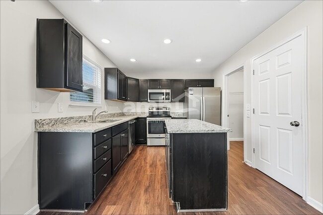 Building Photo - 5646 Shetland Ct