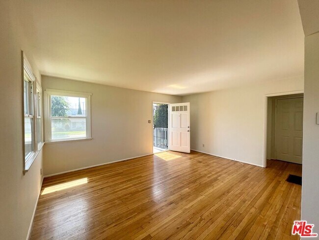 Foto del edificio - 5954 W 85th Pl