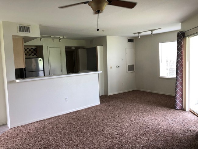 Building Photo - Beautiful 2 bed/1 Bath condo in Bermuda Dunes