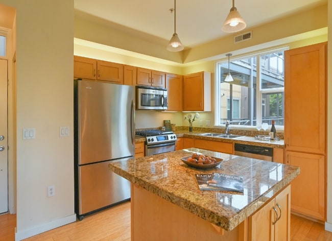 Building Photo - 347 Rustic Pl