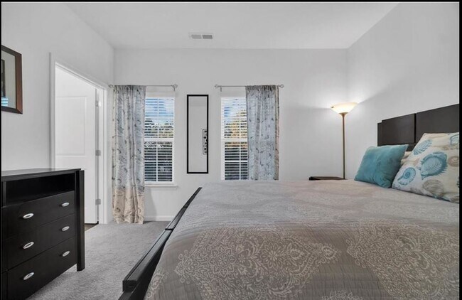 Foto del edificio - 1640 Perla Dr