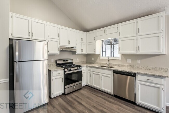Building Photo - REDUCED! - Now offering $750 off first ful...