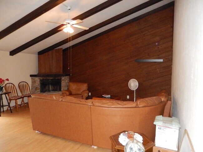 Building Photo - 5800 Doonesbury Ct