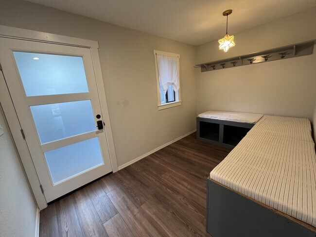 Foto del edificio - 373 Sand Dune Ave NW