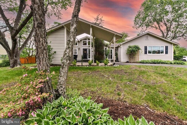 Building Photo - 7635 Bland Dr