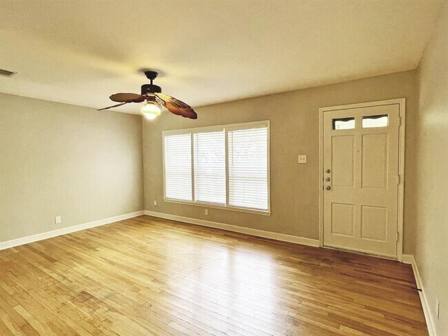 Building Photo - 4510 Mt Vernon Dr