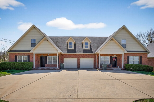 Building Photo - 275 Dale Ln