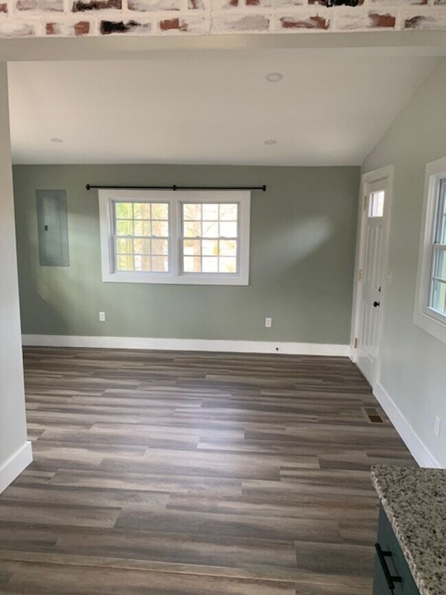 Foto del edificio - 112 Poteat St