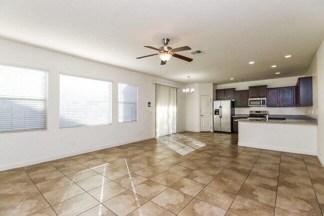 Foto del edificio - 5535 E June St