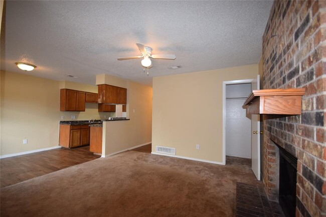 Building Photo - 6401 Basswood Dr